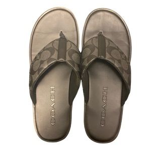 Used coach signature flip flops unisex